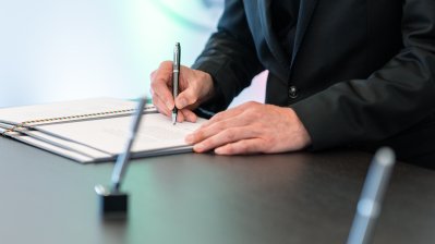 Dr. Heiner Wilmer legt Treueid als künftiger Bischof von Münster ab