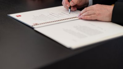 Dr. Heiner Wilmer legt Treueid als künftiger Bischof von Münster ab