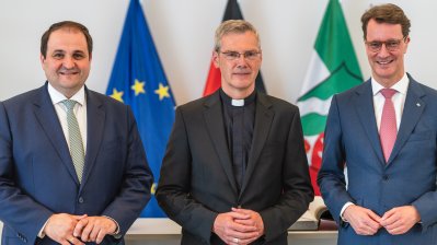 Dr. Heiner Wilmer legt Treueid als künftiger Bischof von Münster ab