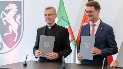 Dr. Heiner Wilmer legt Treueid als künftiger Bischof von Münster ab