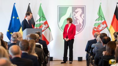 Ministerpräsident Hendrik Wüst verleiht Verdienstorden des Landes Nordrhein-Westfalen an 16 Persönlichkeiten