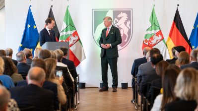 Ministerpräsident Hendrik Wüst verleiht Verdienstorden des Landes Nordrhein-Westfalen an 16 Persönlichkeiten