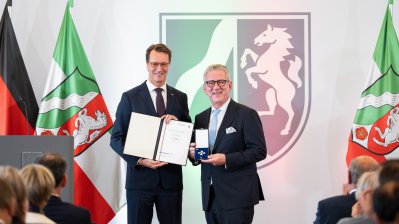 Ministerpräsident Hendrik Wüst verleiht Verdienstorden des Landes Nordrhein-Westfalen an 16 Persönlichkeiten
