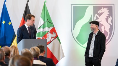 Ministerpräsident Hendrik Wüst verleiht Verdienstorden des Landes Nordrhein-Westfalen an 16 Persönlichkeiten