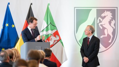 Ministerpräsident Hendrik Wüst verleiht Verdienstorden des Landes Nordrhein-Westfalen an 16 Persönlichkeiten