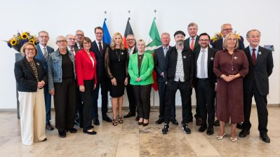 Ministerpräsident Hendrik Wüst verleiht Verdienstorden des Landes Nordrhein-Westfalen