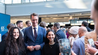 65 Jahre Anwerbeabkommen: Ministerpräsident Wüst dankt Gastarbeitern und würdigt Leistung und gemeinsame Geschichte türkeistämmiger Menschen für Nordrhein-Westfalen