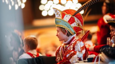 Ein Kinderprinz von der Seite