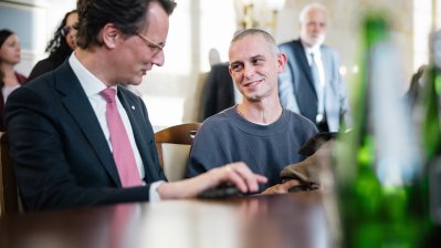Die Botschafterinnen und Botschafter sollen die Zusammenarbeit sichtbar machen, neue Impulse setzen und die Partnerschaft in ihre jeweiligen Netzwerke hineintragen.
