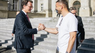 MP Wüst trifft Lukas Podolski