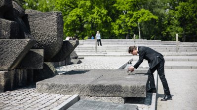 Erinnerung bewahren, Antisemitismus entschlossen bekämpfen: Ministerpräsident Wüst besucht Auschwitz-Birkenau