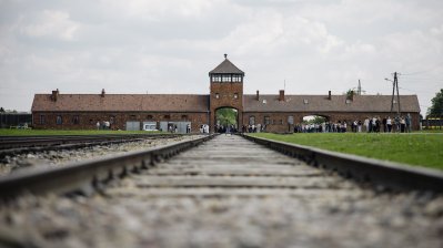 Erinnerung bewahren, Antisemitismus entschlossen bekämpfen: Ministerpräsident Wüst besucht Auschwitz-Birkenau