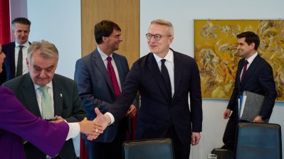 Landesregierung beschließt weitere Entlastungen zur Modernisierung des Staates