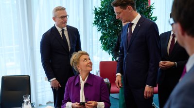Landesregierung beschließt weitere Entlastungen zur Modernisierung des Staates