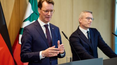 Landesregierung beschließt weitere Entlastungen zur Modernisierung des Staates