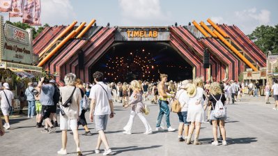 Rundgang auf dem Parookaville Festival am Flughafen Weeze