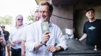 Rundgang auf dem Parookaville Festival am Flughafen Weeze
