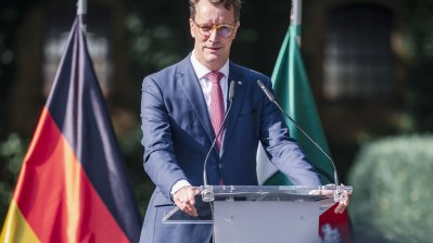 Ministerpräsident Hendrik Wüst empfängt Konsularisches Korps beim Sommerempfang in Warendorf