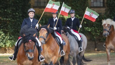 Ministerpräsident Hendrik Wüst empfängt Konsularisches Korps beim Sommerempfang in Warendorf