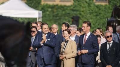 Ministerpräsident Hendrik Wüst empfängt Konsularisches Korps beim Sommerempfang in Warendorf