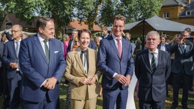Ministerpräsident Hendrik Wüst empfängt Konsularisches Korps beim Sommerempfang in Warendorf