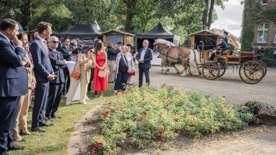 Ministerpräsident Hendrik Wüst empfängt Konsularisches Korps beim Sommerempfang in Warendorf