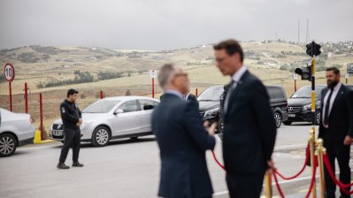 Ministerpräsident Wüst besucht gemeinsam mit dem Henkel-CEO Carsten Knobel das Henkel-Werk in Elmadağ bei Ankara