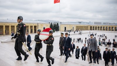 Kranzniederlegung am Atatürk-Mausoleum Anıtkabir