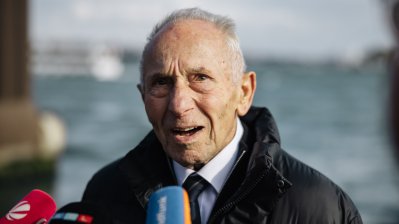  Ministerpräsident Wüst unternimmt mit Zeitzeuginnen und Zeitzeugen einen historischen Stadtspaziergang durch die Viertel Tophane und Karaköy