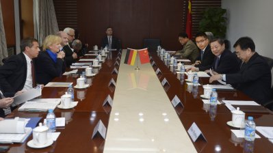 Delegationsgespräch mit Vizeminister für Urbanisierung und Stadtentwicklung, LU Kehua