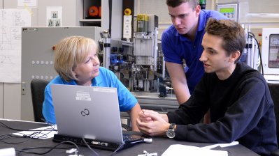 Ministerpräsidentin Hannelore Kraft beim TatKraft-Einsatz in Wuppertal