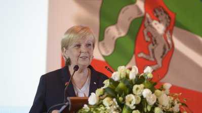 Ministerpräsidentin Hannelore Kraft hält ein Grußwort auf der Konferenz „Nordrhein-Westfalen – Sichuan. Gemeinsam starke Partner!
