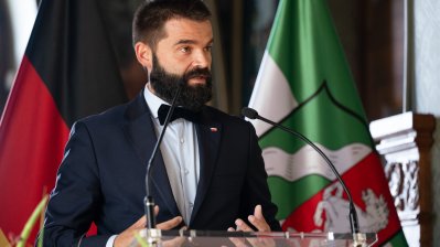 Ministerpräsident Hendrik Wüst empfängt Konsularisches Korps beim Sommerempfang auf Schloss Drachenburg