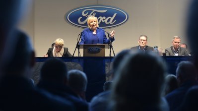 Ministerpräsidentin Hannelore Kraft besucht die Betriebsversammlung bei Ford Werke GmbH