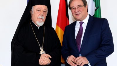 Ministerpräsident Laschet empfängt griechisch-orthodoxen Metropoliten Augoustinos Labardakis