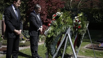 Kranzniederlegung anlässlich des 50. Todestags es ersten Ministerpräsidenten von Nordrhein-Westfalen Rudolf Amelunxen