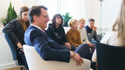 Girls & Boys Day: Schülerinnen und Schüler zu gast bei Ministerpräsident Hendrik Wüst