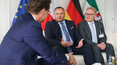 Ministerpräsident Hendrik Wüst empfängt den Marschall der polnischen Woiwodschaft Schlesien