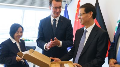 Ministerpräsident Hendrik Wüst trifft den Gouverneur der chinesischen Partnerprovinz Jiangsu