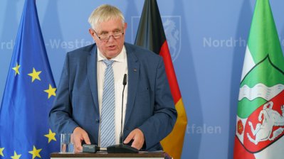Gesundheitsminister Karl-Josef Laumann informiert über den aktuellen Stand der Corona-Virus-Testungen in Nordrhein-Westfalen