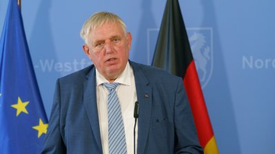 Gesundheitsminister Karl-Josef Laumann informiert über den aktuellen Stand der Corona-Virus-Testungen in Nordrhein-Westfalen