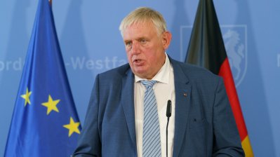 Gesundheitsminister Karl-Josef Laumann informiert über den aktuellen Stand der Corona-Virus-Testungen in Nordrhein-Westfalen