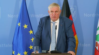 Gesundheitsminister Karl-Josef Laumann informiert über den aktuellen Stand der Corona-Virus-Testungen in Nordrhein-Westfalen