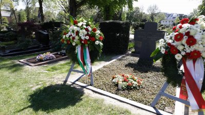 Kranzniederlegung anlässlich des 50. Todestags es ersten Ministerpräsidenten von Nordrhein-Westfalen Rudolf Amelunxen