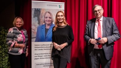 Impressionen der Lesung "Gegen das Vergessen" und Impressionen der Fotoausstellung SURVIVORS in Essen