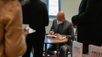 Auftaktveranstaltung der Lesereihe „Gegen das Vergessen"