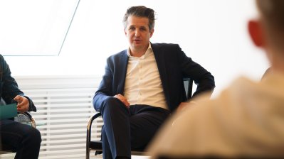 Girls & Boys Day: Schülerinnen und Schüler zu gast bei Ministerpräsident Hendrik Wüst