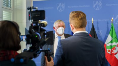 Presse-Briefing zur aktuellen Lage und zu weiteren Maßnahmen der Landesregierung im Zusammenhang mit der Corona-Pandemie