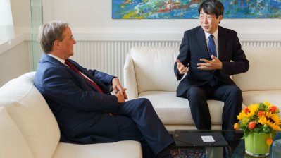 Ministerpräsident Armin Laschet empfängt den Generalkonsul von Japan in Nordrhein-Westfalen