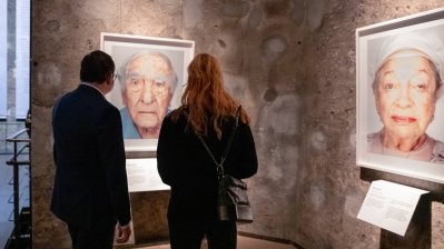 Impressionen der Lesung "Gegen das Vergessen" und Impressionen der Fotoausstellung SURVIVORS in Essen